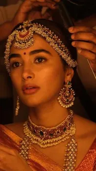 बोल्ड ही नहीं ट्रडिशनल लुक में भी गजब ढाती हैं पूजा हेगड़े, देखें...