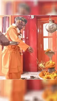 विजयादशमी के दिन सीएम योगी ने गोरक्षपीठाधीश्वर मंदिर में की पूजा