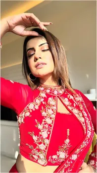 रेड वेलवेट केक जैसी सुर्ख लाल हुईं अक्षरा सिंह, अदाओं ने ढाया कहर