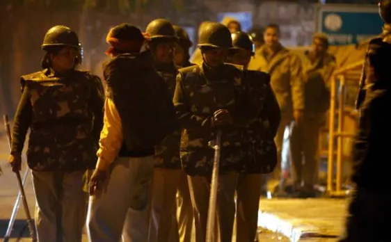दिल्ली पुलिस को नोटिस, महिला पुलिसकर्मियों को परेशान करने का लगा था आरोप