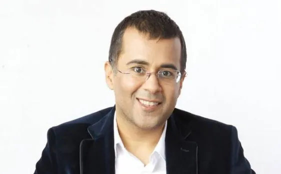 मनीष सिसोदिया के फिनलैंड यात्रा पर चेतन भगत ने ली चुटकी