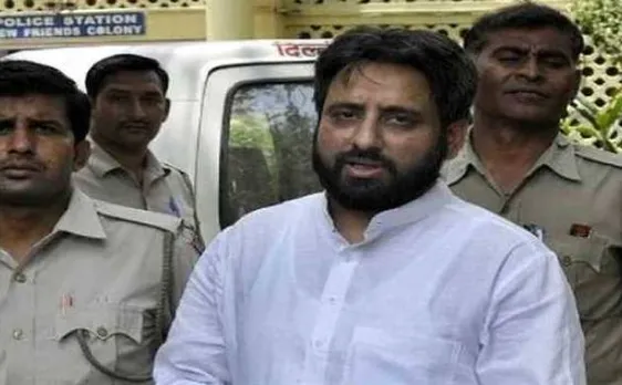 दिल्ली पुलिस ने AAP विधायक को नहीं किया गिरफ़्तार, साले की पत्नी ने लगाया था छेड़छाड़ का आरोप