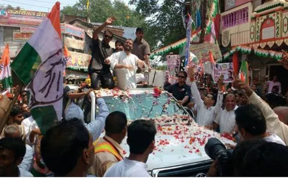 झांसी: किसान यात्रा के दौरान राहुल गांधी ने उरी के शहीदों के लिए रखा 30 सेकेंड का मौन, देखें वीडियो