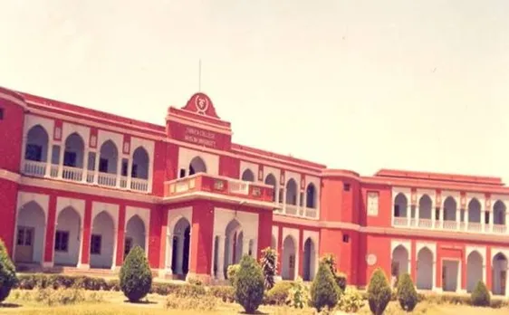 एएमयू के कुलपति पद के चयन पर सुप्रीम कोर्ट ने उठाया सवाल