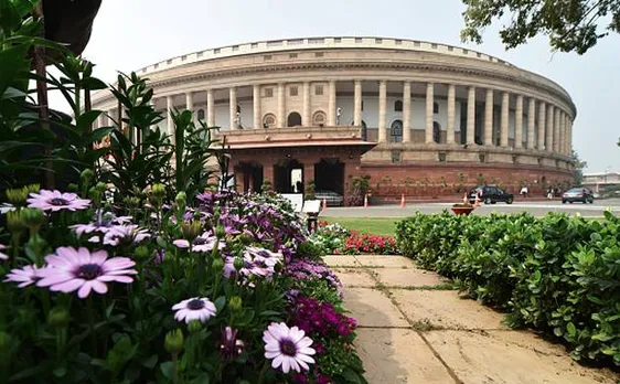 रेल बजट को आम बजट के साथ पेश करने पर हो सकता है फैसला