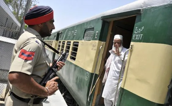 भारत-पाकिस्तान के बीच चलने वाली समझौता एक्सप्रेस ट्रेन रुकी, ट्रैक ठीक होने का है इंतज़ार