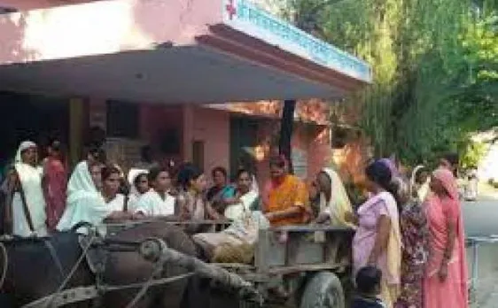 बरेली में महिला ने तांगे में दिया बच्चे को जन्म