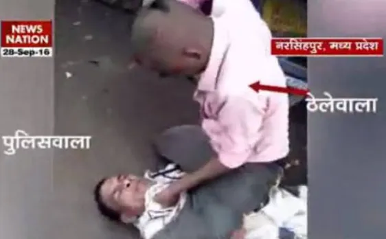 पुलिसवाले को महंगा पड़ा फ्री में केला लेना, ठेलेवाले ने कर दी जमकर पिटाई
