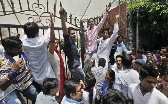 इलाहाबाद छात्र संघ चुनाव में धांधली का आरोप लगाकर की झड़प