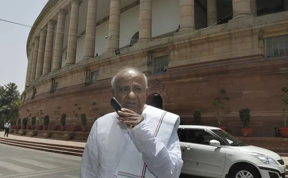 कावेरी जल मामले में सुप्रीम कोर्ट के आदेश के विरोध में पूर्व पीएम एचडी देवगौड़ा हड़ताल पर बैठे