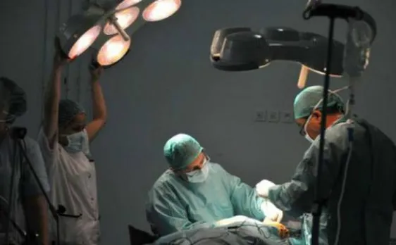 न्यूरोसर्जन ने 18 साल के लड़के के शरीर से अलग की 18 सेमी लंबी पूंछ