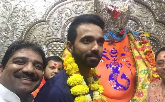 मैच से पहले खजराना में बप्पा के दरबार पहुंचे रहाणे