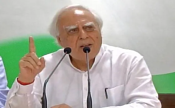 कपिल सिब्बल का अमित शाह पर पलटवार, कहा तड़ीपार न सिखायें देशभक्ति