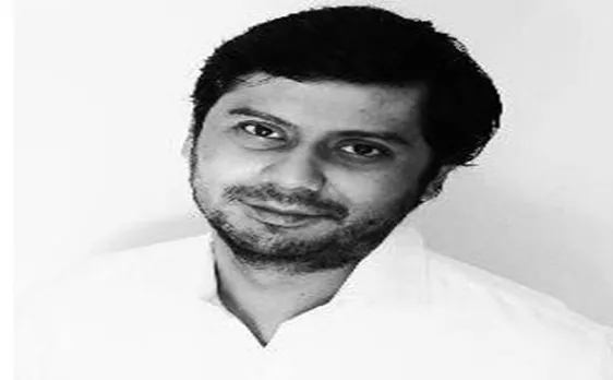 पाक सेना और सरकार के बीच टकराव की ख़बर देने वाले पाकिस्तानी संवाददाता के देश छोड़ने पर लगी रोक