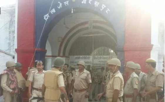 गोरखपुर: जिला जेल में पुलिस और कैदियों की भिड़ंत