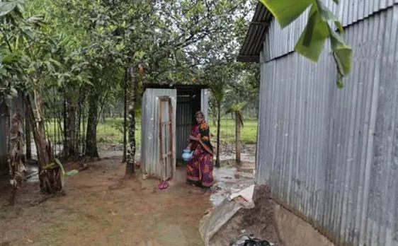 बिहार: खुले में शौच करने पर भरना होगा जुर्माना, सूचना देने वालों को ईनाम