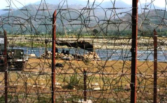 पाकिस्तान ने फिर तोड़ा सीजफायर, एक जवान शहीद