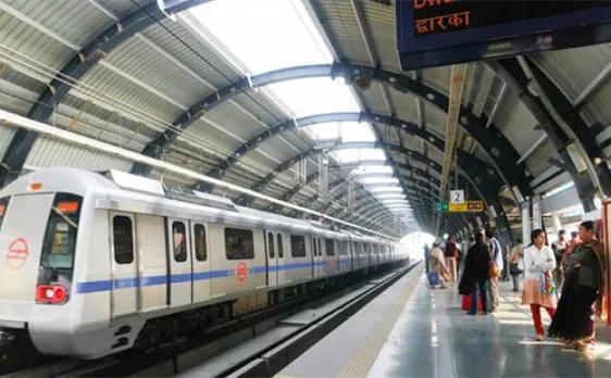 सावधान : दिल्ली मेट्रो ने लोगों से की अपील, मेट्रो में पटाखे लेकर सफर ना करें लोग