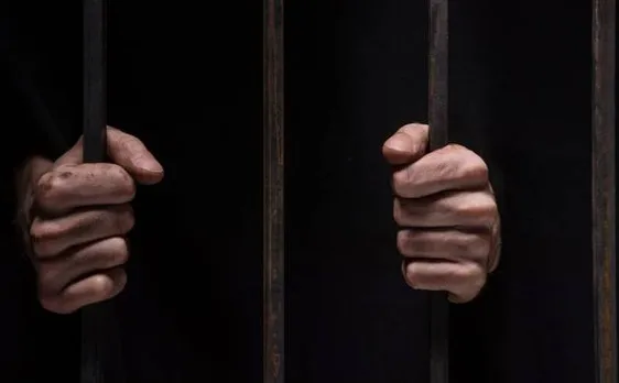 सोशल मीडिया पर नाबालिग़ लड़की के उत्पीड़न मामले में एक युवक को दो साल की सज़ा