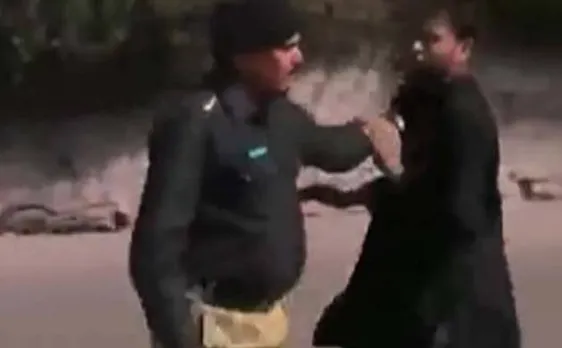 वीडिया में देखें, PoK में शांतिपूर्ण प्रदर्शन पर पाकिस्तानी पुलिस का अत्याचार
