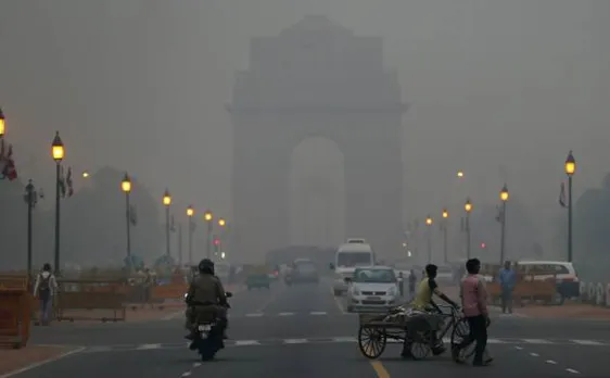 दिल्ली की हवा फिर हुई ज़हरीली, दिवाली में न निकलें घर से बाहर