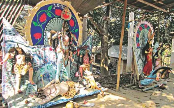 बांग्लादेश में हिंदू मंदिरों पर हमला, 200 हिंदुओं के घरों को लगाई आग
