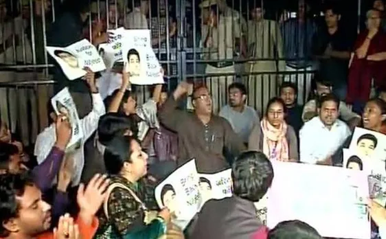 जेएनयू के लापता छात्र की मां ने कहा- 'मेरे बेटे को नहीं ढूंढ पा रही दिल्ली पुलिस तो CBI को केस सौंप दे'