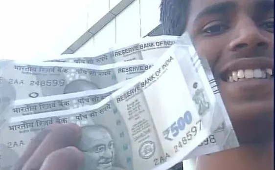 500 और 1000 रुपये के नए नोटों पर बैन लगने के बाद लोगों को 500 रूपये के नए नोट भी मिलने शुरू हो गए है