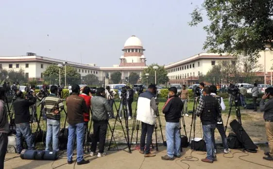 हाई कोर्ट में नोटबंदी की याचिकाओं पर चल रही सुनवाई पर रोक लगाने से SC का इनकार