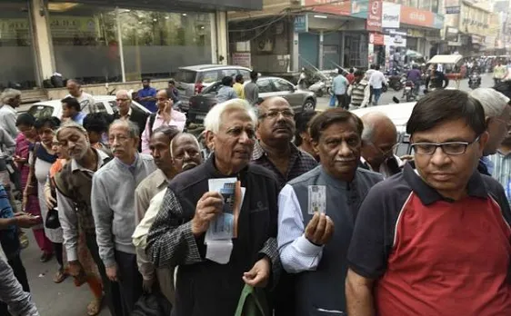 आज बैंकों में सिर्फ सीनियर सिटीजन ही बदल पाएंगे  नोट, आम लोग अपने-अपने बैंक में ही कर पाएंगे ट्रांजेक्शन