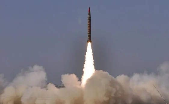 पाकिस्तान के पास 130 से 140 परमाणु हथियार, F-16 को परमाणु हमले के लिए कर रहा है तैयार