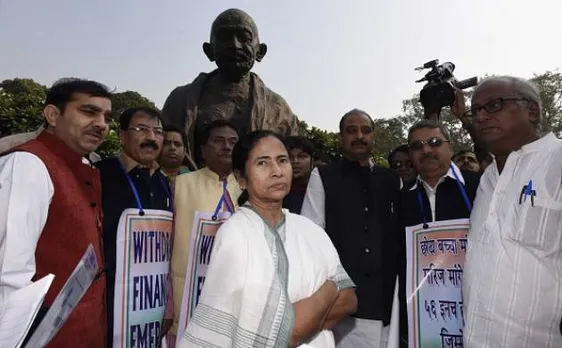 जंतर-मंतर पर ममता बनर्जी की बीजेपी को चुनौती, इस बार चुनाव में दिख जाएंगें नतीजे
