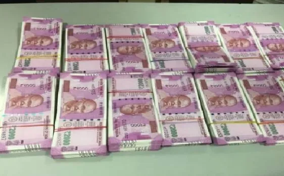 दिल्ली में 27 लाख रुपये के नए नोट के साथ 2 शख्स गिरफ्तार