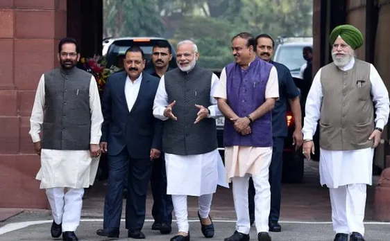 नोटबंदी के बाद बैंक में जमा हुआ काला धन, सरकार संबंधित लोगों से वसूलेगी 60% जुर्माना