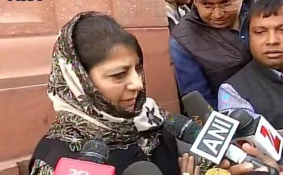 महबूबा ने नोटबंदी के फैसले को बताया साहसिक कदम, दी पीएम को बधाई