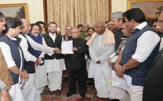 संशोधित IT बिल के खिलाफ विपक्षी दलों ने की राष्ट्रपति से मुलाकात