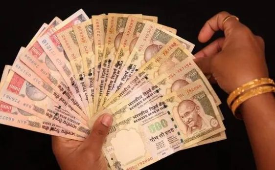 विशाखापट्टनम में एक नाले से 10 लाख के नकली नोट बरामद, 500 और 1000 रु के थे पुराने नोट