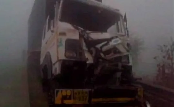 कोहरे का कहरः युमना एक्सप्रेस वे पर टकराई कई गाड़ियां, 1 की मौत, 10 घायल