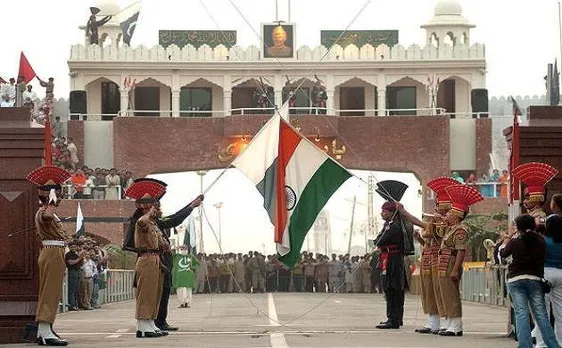 नोटबंदी के बाद पाकिस्तानी राजनयिकों की फंसी सैलरी को लेकर भड़का पाकिस्तान