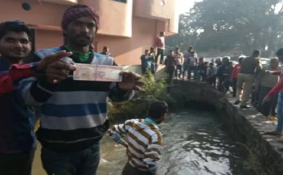 हलद्वानी: नहर में बहते मिले 500 और 1000 रुपये के नोट