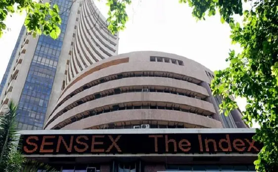 155.89 अंकों की गिरावट के साथ बंद हुए बाजार