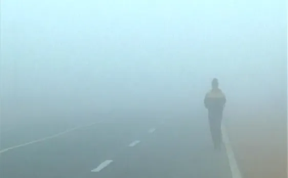 राजधानी समेत पूरे उत्तर भारत में छाया घना कोहरा, ट्रेन और हवाई यातायात बुरी तरह प्रभावित