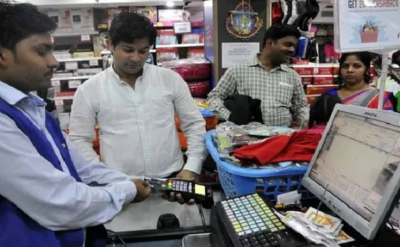 क्रेडिट/डेबिट कार्ड से 2000 रुपये तक के लेन-देन पर नहीं लगेगा सर्विस टैक्स