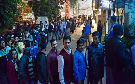 हैदराबाद में नकदी की कमी के विरोध में सड़क जाम