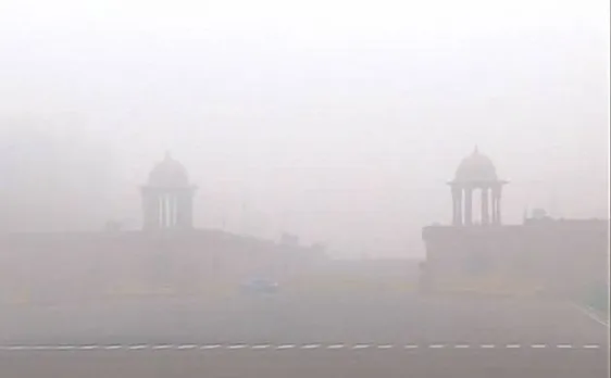 घने कोहरे के कारण 101 ट्रेनें, इंटरनेशल फ्लाइट्स हुईं लेट, यात्री परेशान