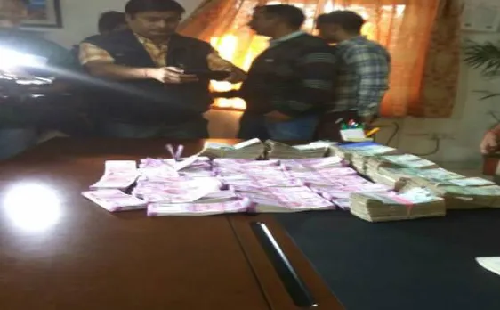 जयपुर में छापेमारी में पकड़े गए 93 लाख रुपये के नए नोट