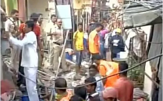 मुम्बई के मानखुर्द में इमारत ढ़ही, 3 लोगों की मौत और 5 घायल