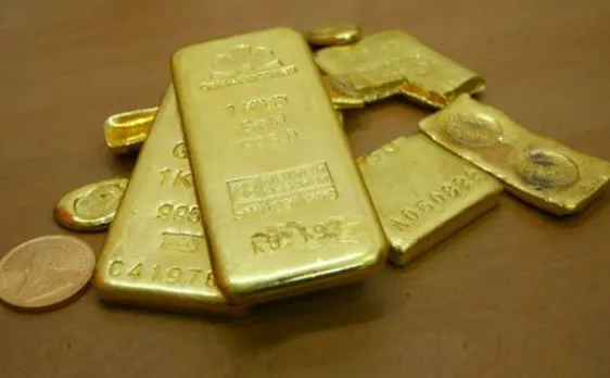 सोना हुआ सस्ता, चांदी की भी चमक पड़ी फीकी