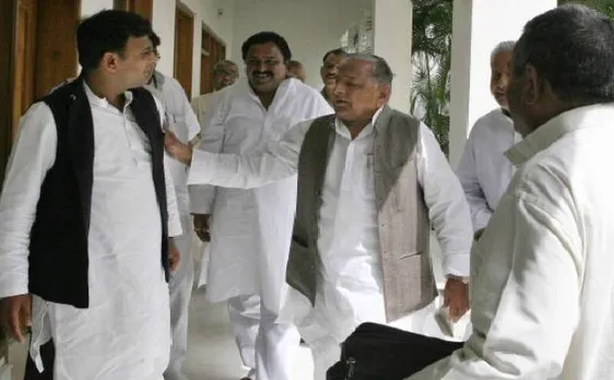 CM अखिलेश का अपने करीबियों को पैगाम, कहा टिकट की चिंता न करें