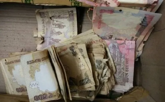 छत्तीसगढ़ के बेमेतरा से आयकर विभाग ने जब्त किये 70 लाख रुपये के पुराने नोट, नोटों में लगा है दीमक